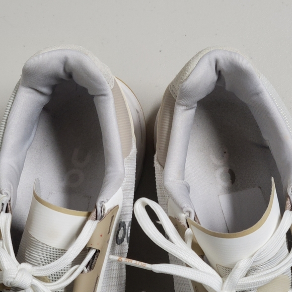On Cloud Cloudrift White/ Sand Size 8.5. - Picture 6 of 15
